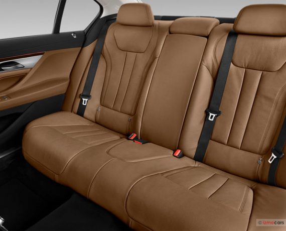 2020_bmw_7_series_rearseat